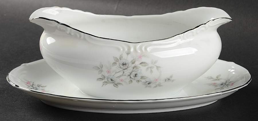 Patio Gravy Boat with Attached Underplate by Empress (Japan)-1