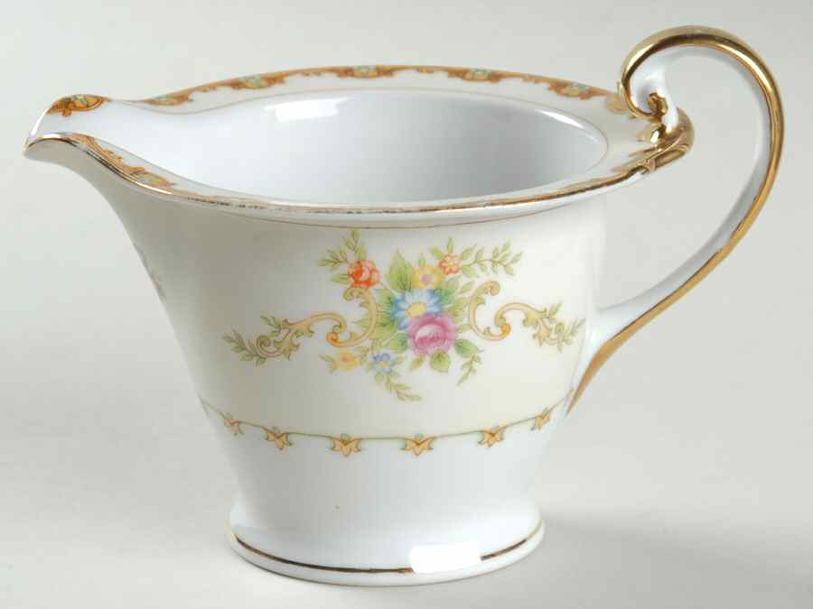 Regent Creamer by Empress (Japan)-1