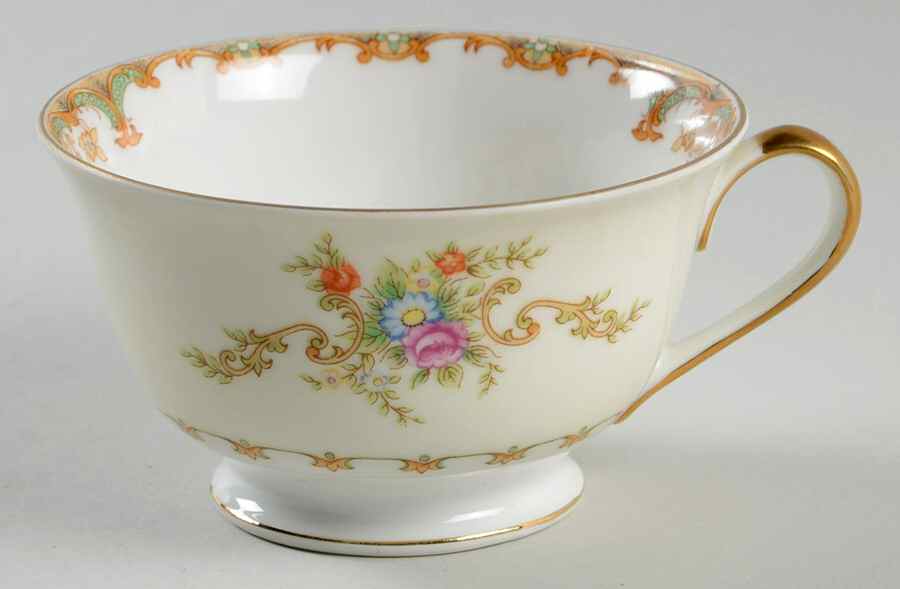 Regent Footed Cup by Empress (Japan)-1