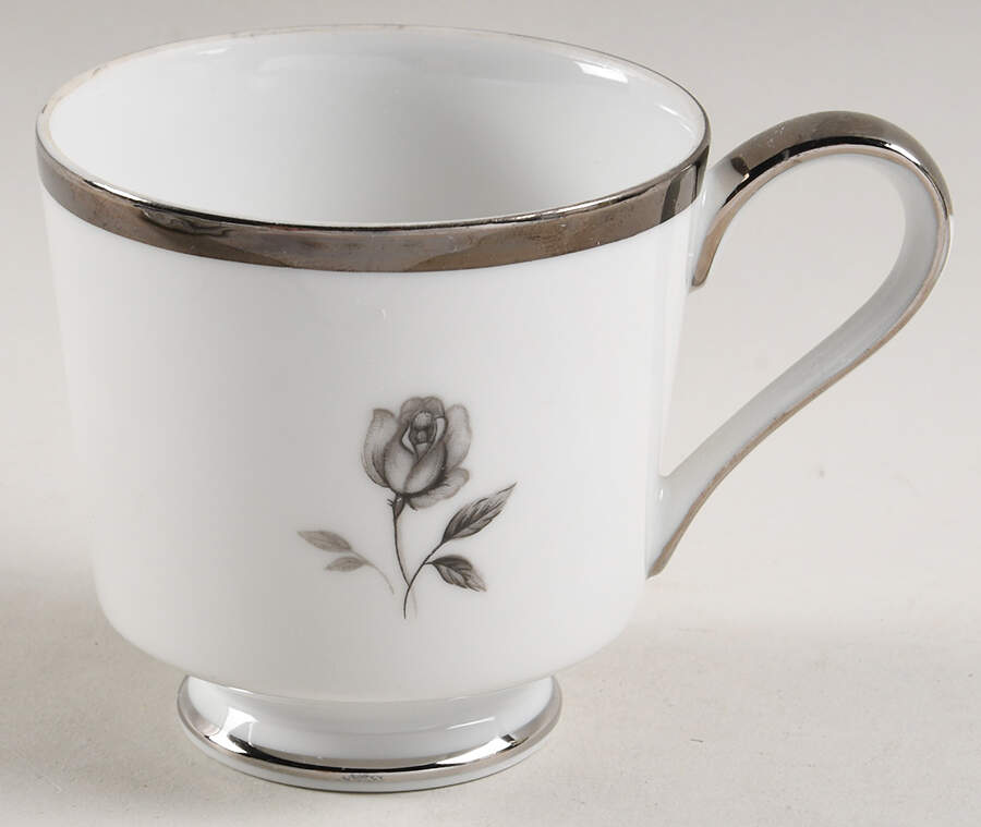 Rosemont Footed Cup by Empress (Japan)-1