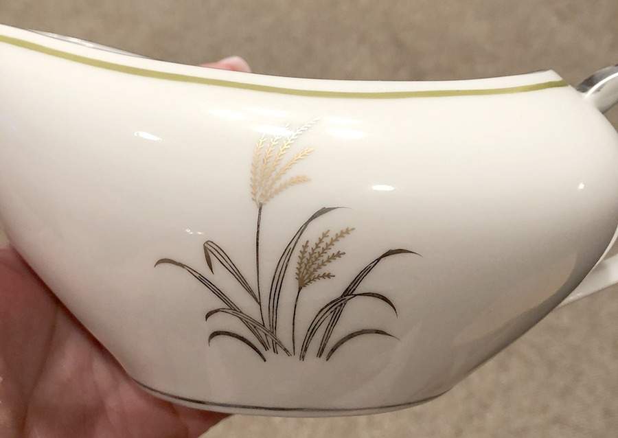 Temptation Gravy Boat by Empress (Japan)-1