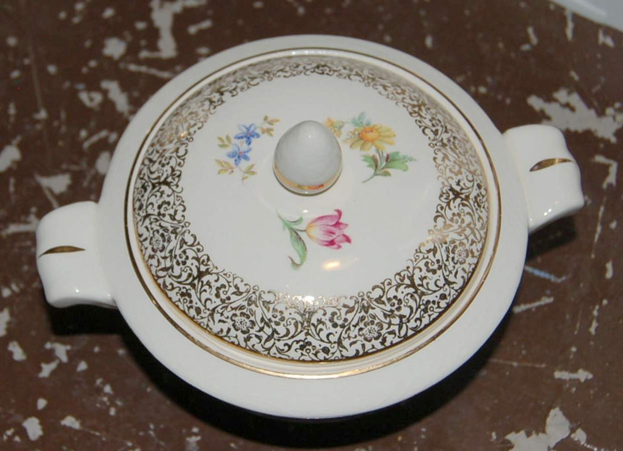 Royal Lovelace Sugar Bowl & Lid by Enco Inc-1
