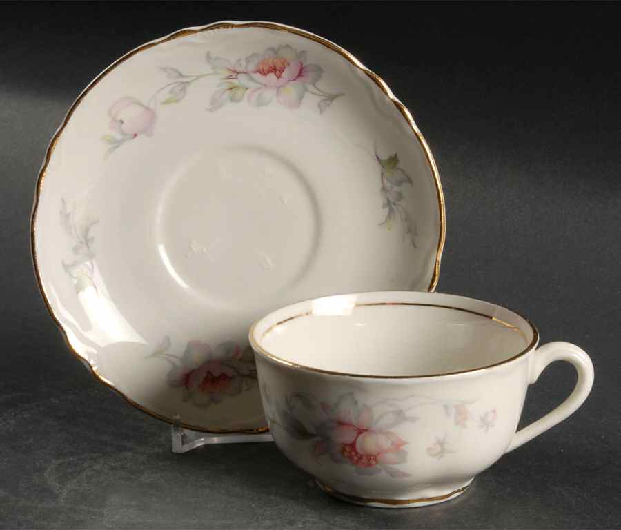Regal Poppy Flat Cup & Saucer Set by Englishtown Crafts-1