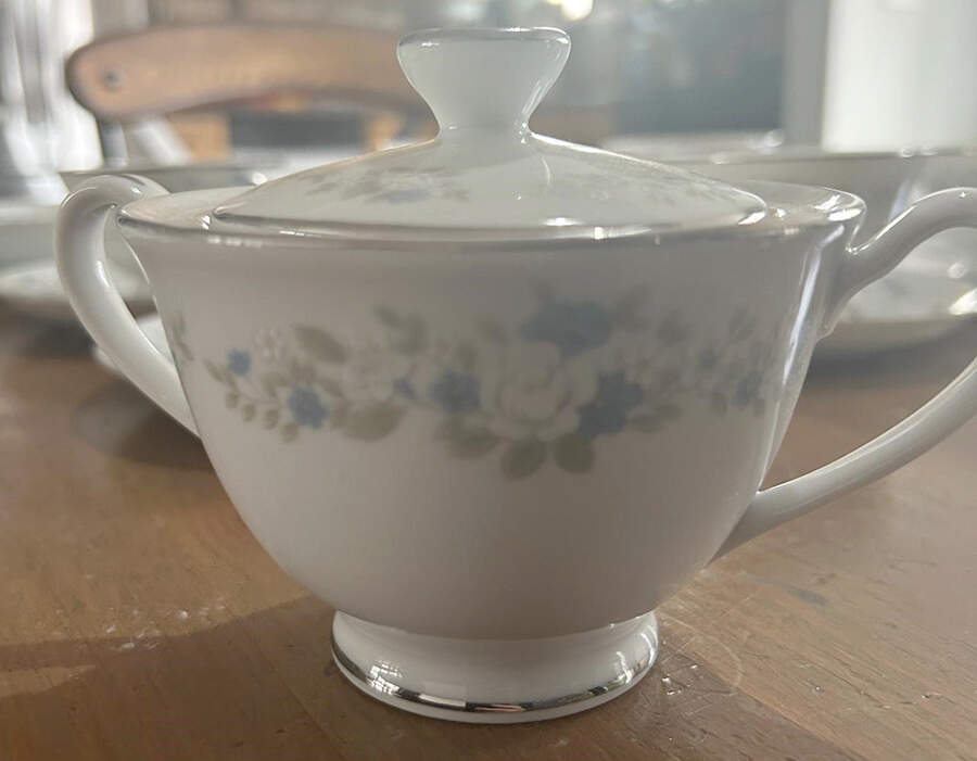 Yorkshire Sugar Bowl & Lid by Enkore-1