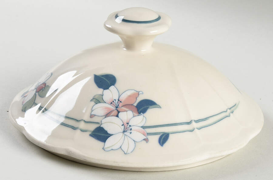Apple Blossom (Smooth Edge) Lid for Round Vegetable by Epoch-1