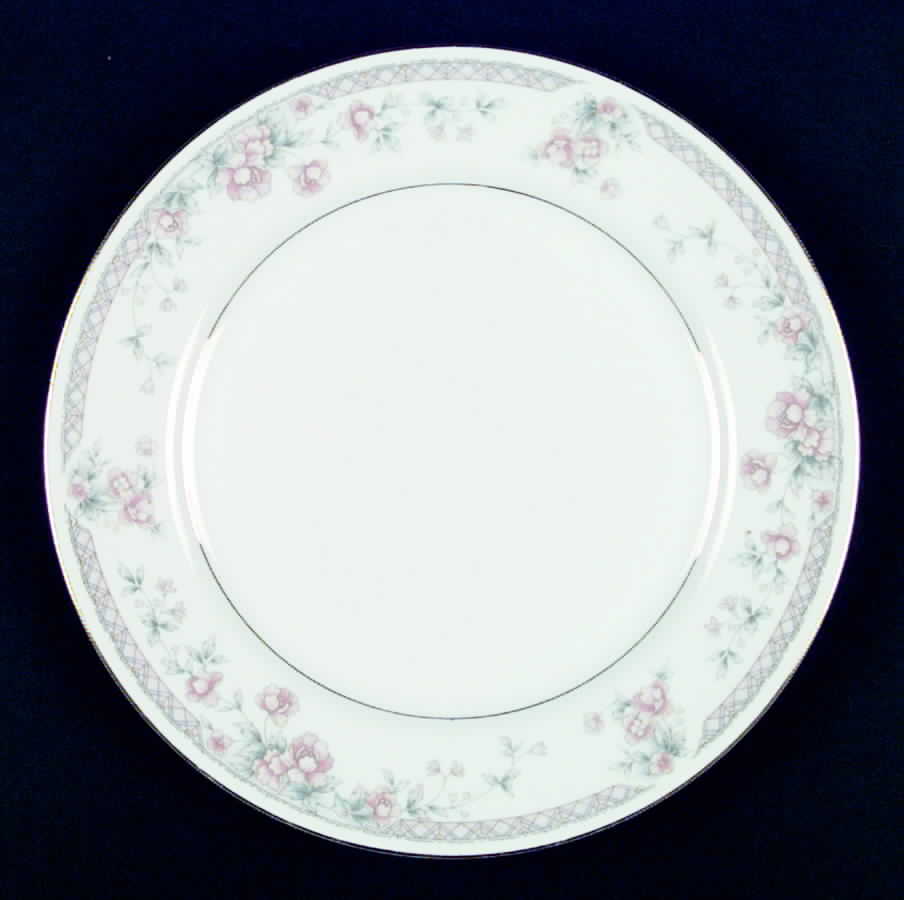Hampton Dinner Plate by Epoch-1