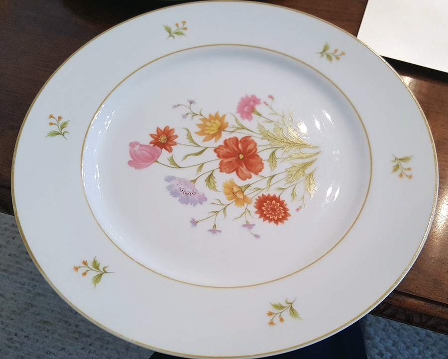 Gramercy Dinner Plate by Empress (Japan)-1