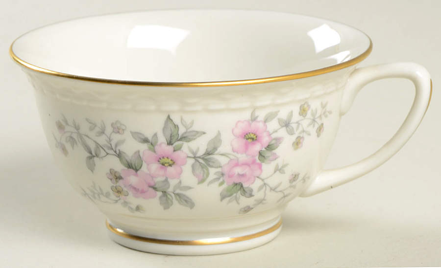 EMB54 Footed Cup by Embassy (American)-1