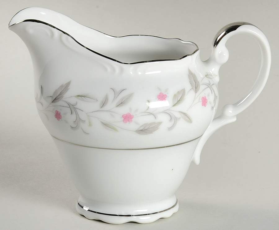 Splendor Creamer by Empress (Japan)-1