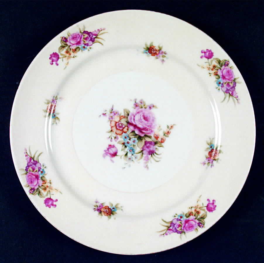 EMP68 Dinner Plate by Empress (Japan)-1