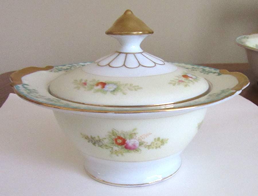EMP84 Sugar Bowl & Lid by Empress (Japan)-1