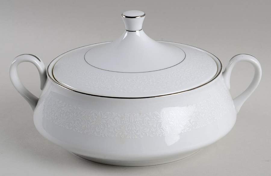 Whitehall Round Covered Vegetable by Empress (Japan)-1