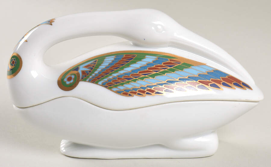 Treasures of the Pharoahs Trinket Box & Lid by Elizabeth Arden-1