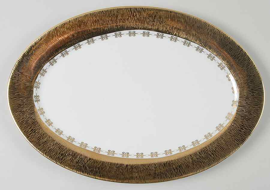 Gold Grandeur 14" Oval Serving Platter by Everyday Luxe-1