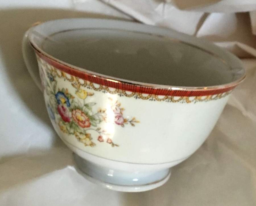 EMP113 Footed Cup by Empress (Japan)-1