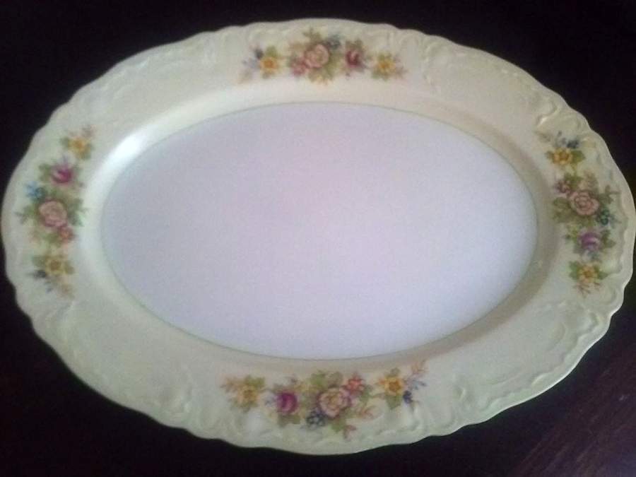 EMJ26 11" Oval Serving Platter by Embassy (Japan)-1