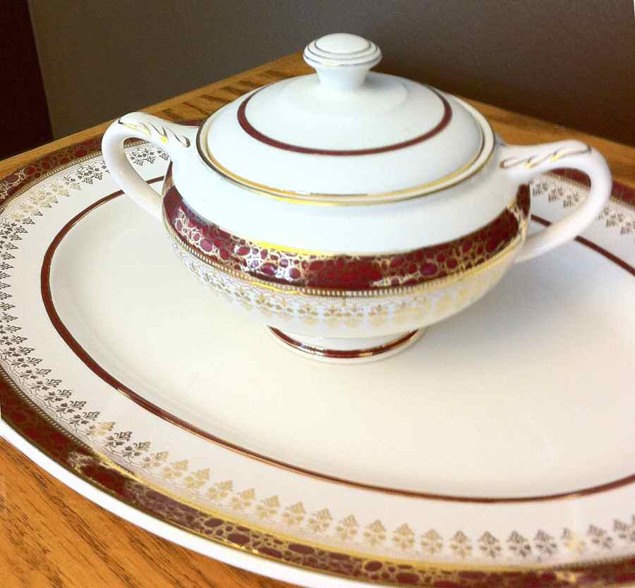 764 Sugar Bowl & Lid by Empire China-1