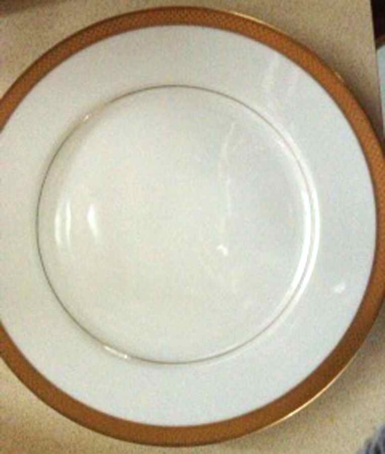 Aristocrat Dinner Plate by Empress (Japan)-1