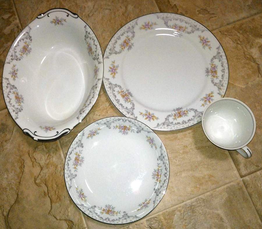 Bridal Rose Dinner Plate by Empress (Japan)-1