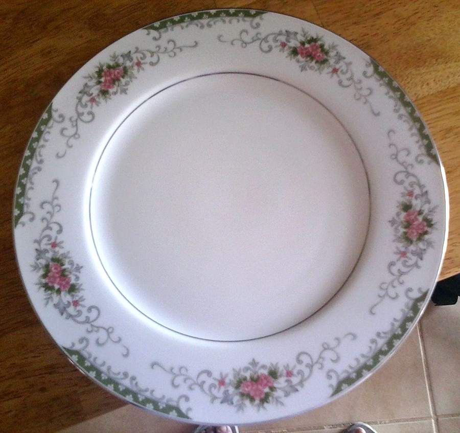 Greenbrier Dinner Plate by Empress (Japan)-1