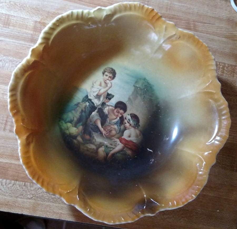 4031 10" Scalloped Bowl by Empire China-1