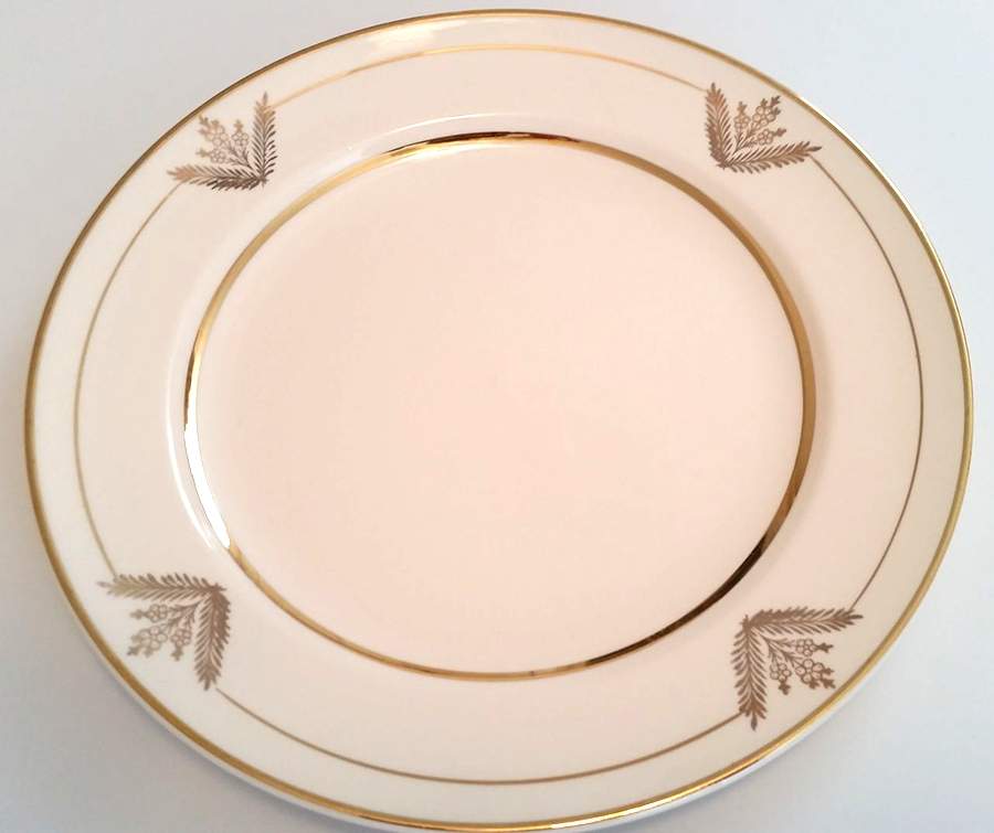 EAR9 Dinner Plate by Earlton-1