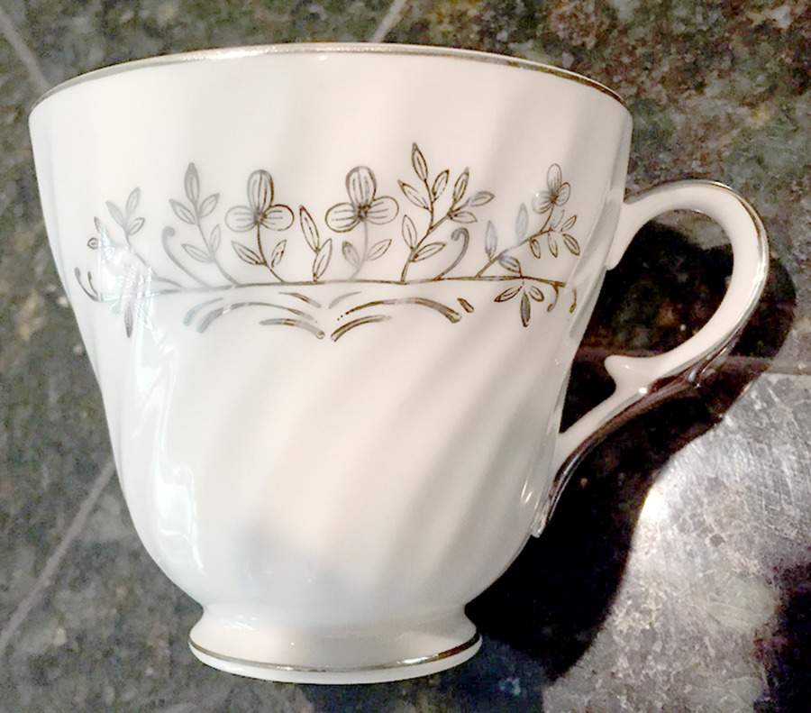 Silver Wreath Footed Cup by Empress (Japan)-1