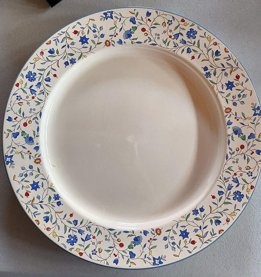 Floral Trellis Dinner Plate by Epicure (Japan)-1
