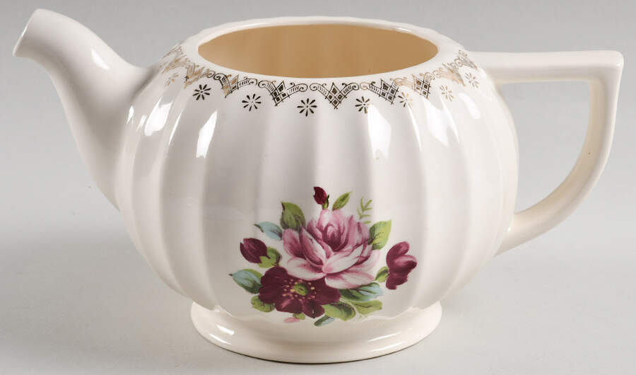Aristocrat (Scalloped Edge, Fluted Rim) Teapot No Lid by Fairbanks Ward-1