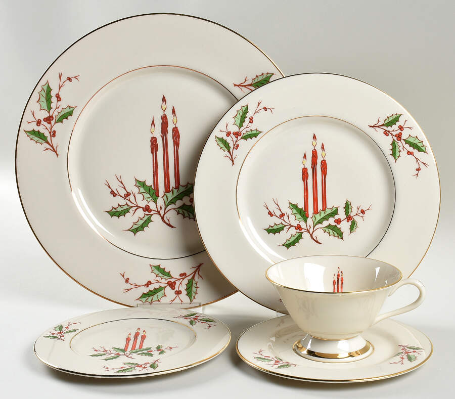 Christmas (Rim) 40 Piece Estate Set by Fine Arts-1