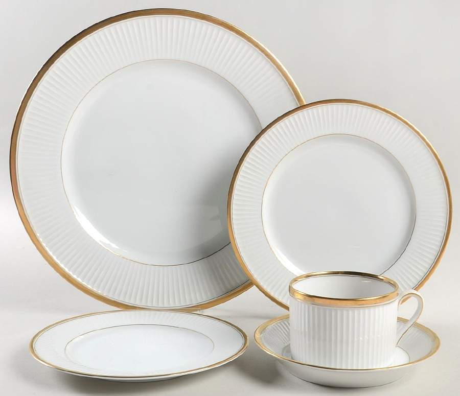 Classique d'Or White (Gold Ring, Verge and Trim) 5 Piece Place Setting by Fitz and Floyd-1