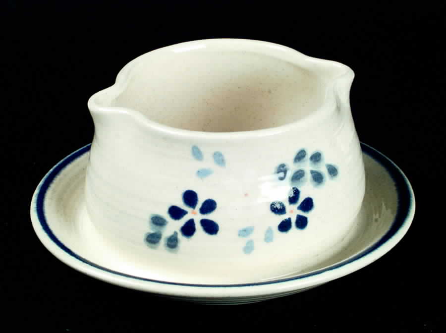 Blueberry Gravy Boat with Attached Underplate by Franciscan-1