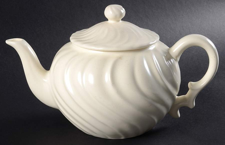 Coronado Off White (Glossy) Teapot & Lid by Franciscan-1