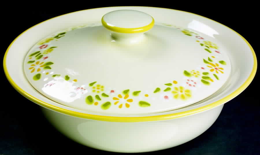 Daisy Wreath 2.5 Qt Round Covered Casserole by Franciscan-1