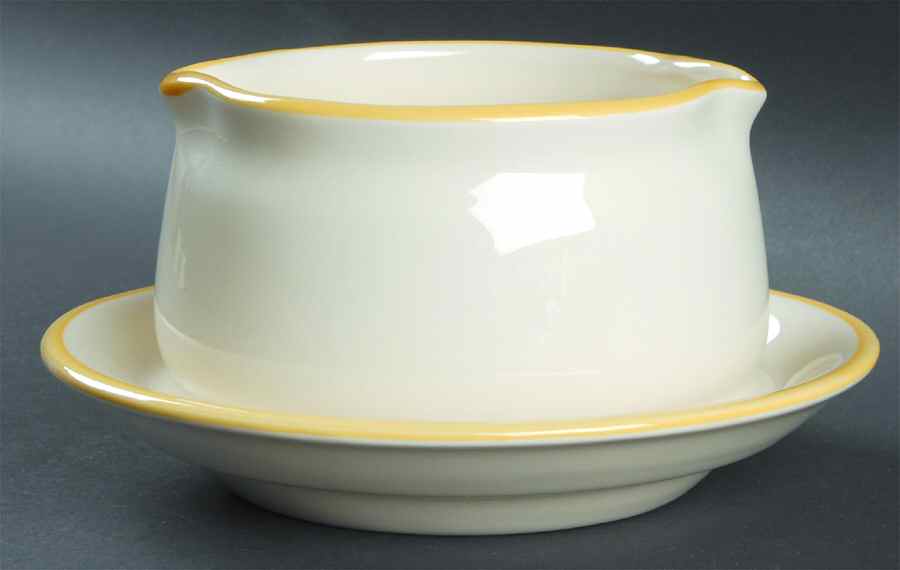 Daisy Wreath Gravy Boat with Attached Underplate by Franciscan-1