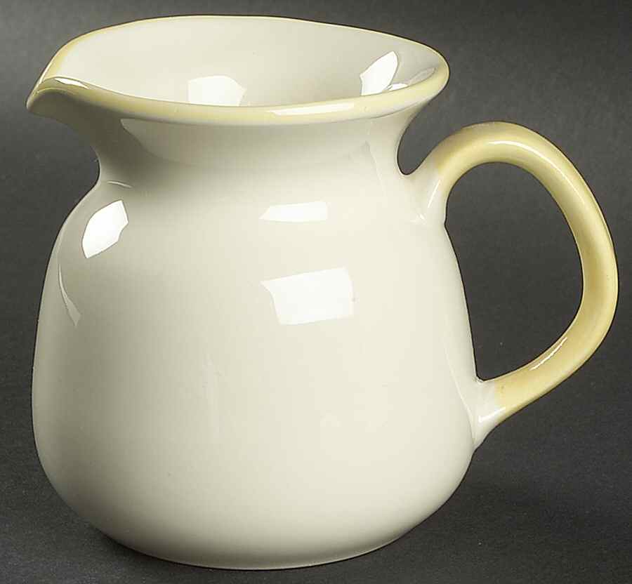 Daisy Wreath Creamer by Franciscan-1
