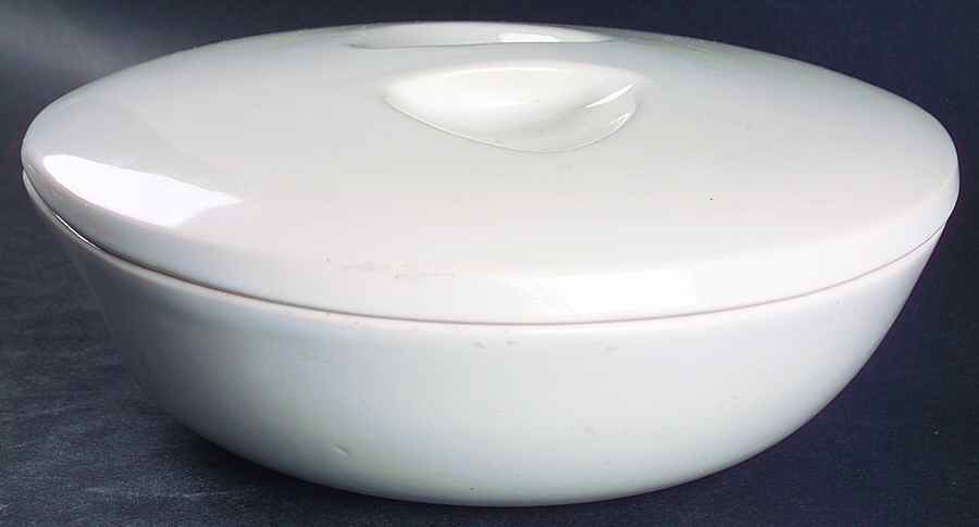 Eclipse White 2 Qt Rd Covered Casserole w/10" Vegetable Base by Franciscan-1