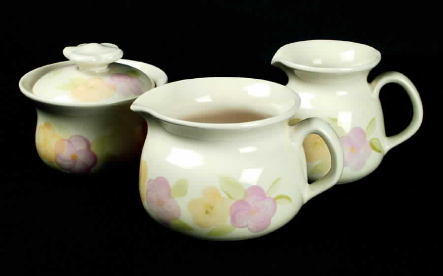 Garden Party Sugar Bowl & Lid by Franciscan-1
