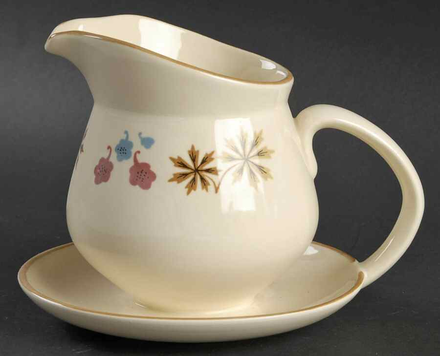 Larkspur Gravy Boat with Attached Underplate by Franciscan-1