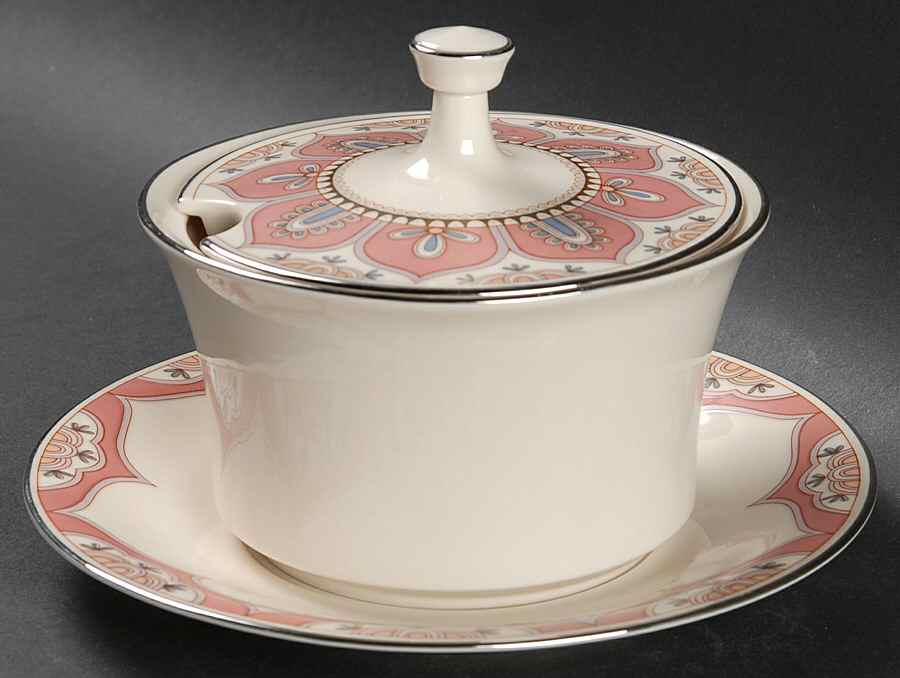 Madrigal Round Gravy Boat & Lid with Underlate by Franciscan-1