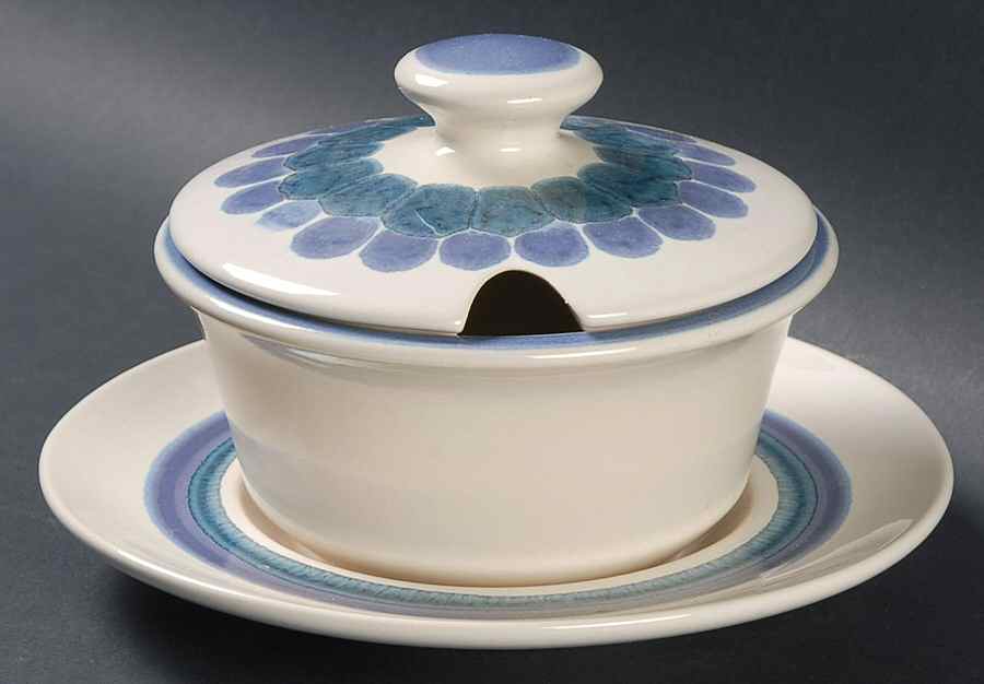 Moondance Round Gravy Boat & Lid with Underlate by Franciscan-1