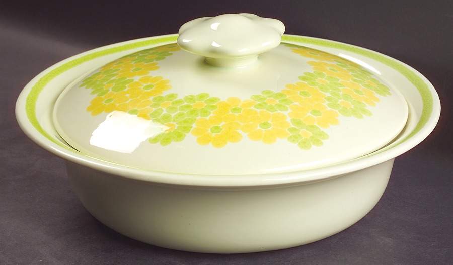 Picnic 2.5 Qt Round Covered Casserole by Franciscan-1