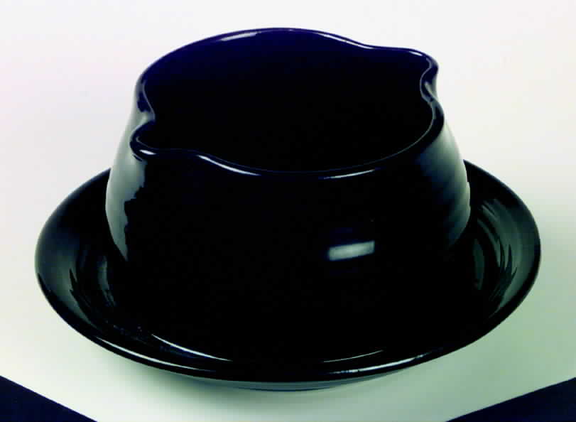 Reflections Black Gravy Boat with Attached Underplate by Franciscan-1