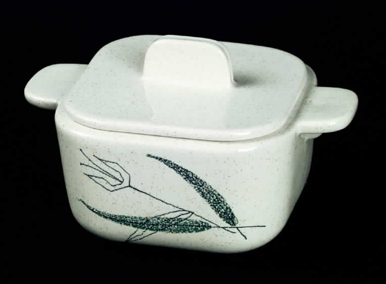Trio Individual Casserole & Lid by Franciscan-1