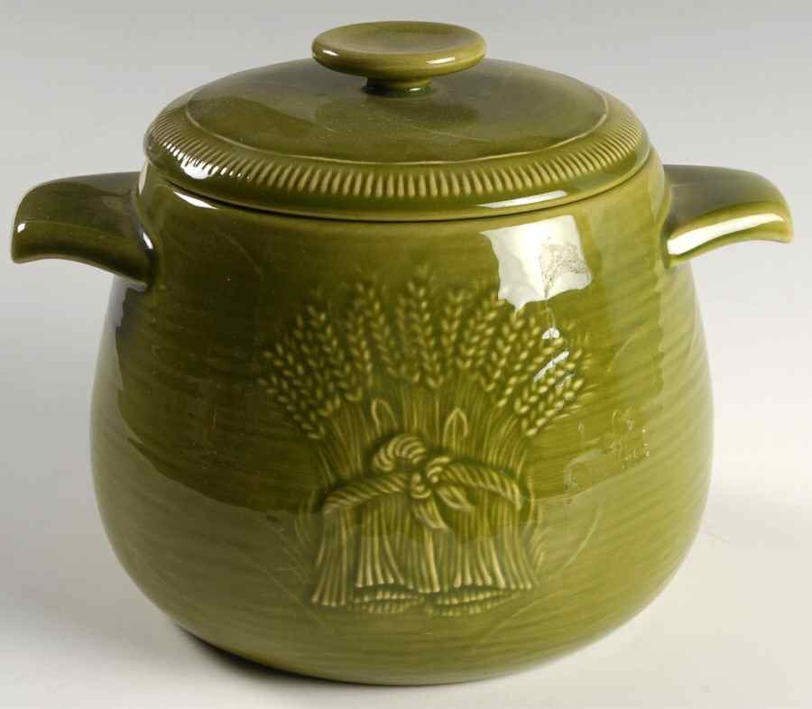 Wheat Green (Winter Green) Bean Pot & Lid by Franciscan-1