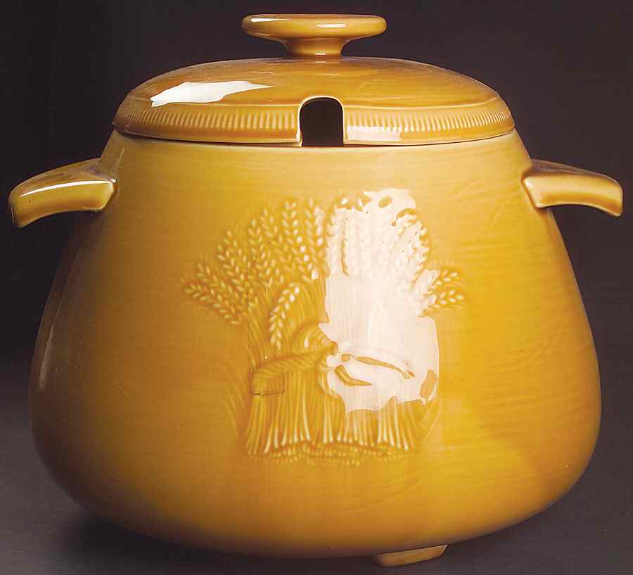 Wheat Light Gold (Summer Tan) Tureen &  Lid by Franciscan-1