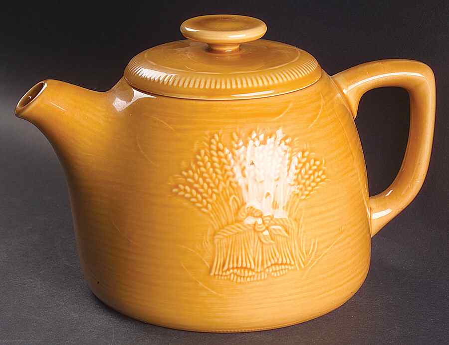 Wheat Light Gold (Summer Tan) Teapot & Lid by Franciscan-1