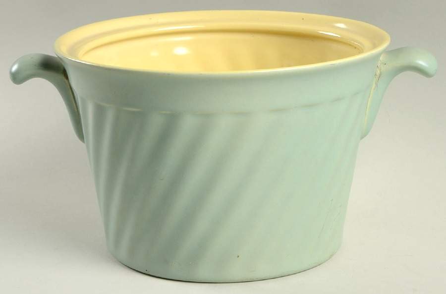 Wishmaker Phyfe Green 1.5 Quart Round Casserole No Lid by Franciscan-1