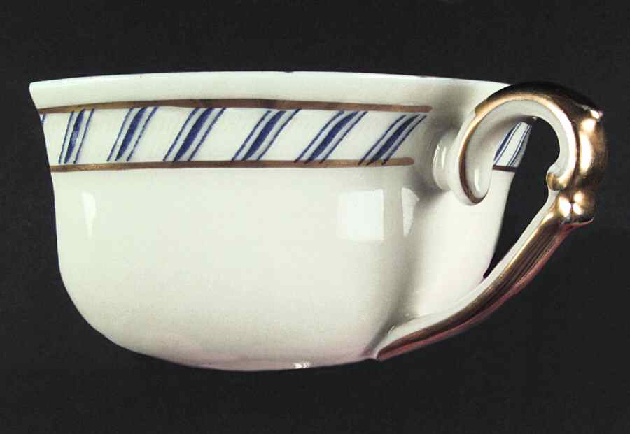 8850 Flat Cup by Franconia-Krautheim & Adelburg-1