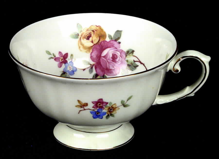 Carmen White Footed Cup by Franconia-Krautheim & Adelburg-1